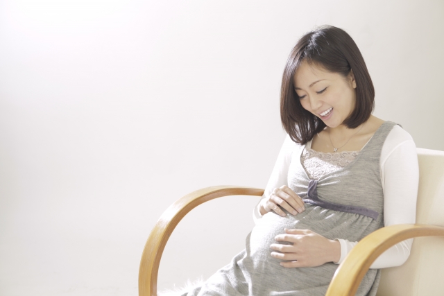 お腹の大きな妊婦さんのイメージ