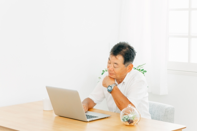 互助会に不満を持つ男性