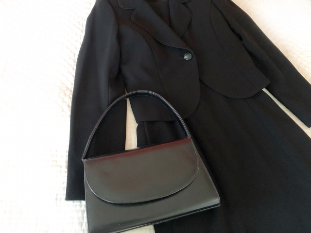 女性用喪服レンタルのポイント