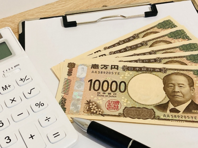 現金と電卓